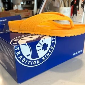 Never worn size 10 Birkenstock flip flop